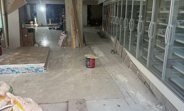 Local comercial en Plaza Victoria Interlomas