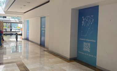 Local comercial en Plaza Victoria Interlomas