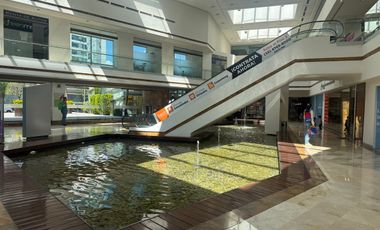 Local comercial en Plaza Victoria Interlomas