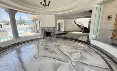 Casa en renta-venta en zona exclusiva Huixquilucan