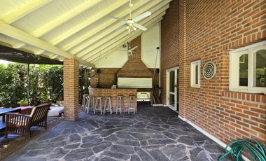 Casa en venta, 3 dormitorios + Parque + Piscina + Garage