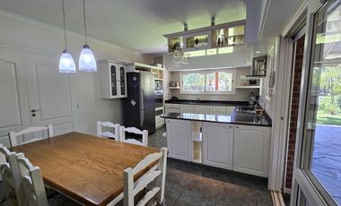 Casa en venta, 3 dormitorios + Parque + Piscina + Garage