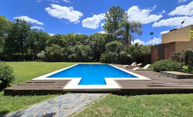 Casa en venta, 3 dormitorios + Parque + Piscina + Garage