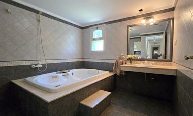 Casa en venta, 3 dormitorios + Parque + Piscina + Garage