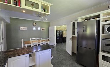 Casa en venta, 3 dormitorios + Parque + Piscina + Garage