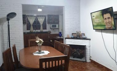 VENTA CASA - PASO DE BURGOS AL 1800