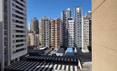 Departamento en venta en Lomas Oeste con cochera y seguridad por camaras