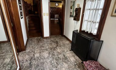 Casa en venta Burzaco con pileta!!!