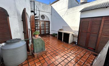 Casa en venta Burzaco con pileta!!!