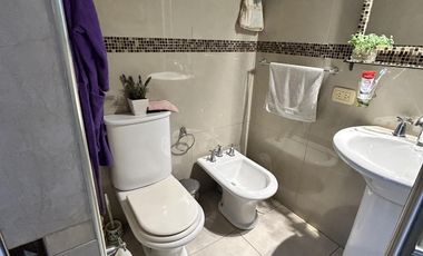 Casa en venta Burzaco con pileta!!!