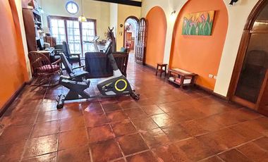 Casa en venta Burzaco con pileta!!!