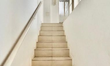 Triplex de 4 ambientes  en Lago del Sendero, con salida al lago