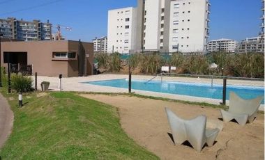 Triplex de 4 ambientes  en Lago del Sendero, con salida al lago