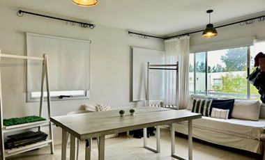 Triplex de 4 ambientes  en Lago del Sendero, con salida al lago