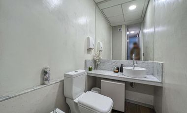 Oficina premium con patio sobre Paseo del Siglo