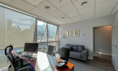 Oficina premium con patio sobre Paseo del Siglo
