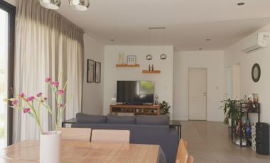 Casa en venta en San Ramón, Pilar del Este - 4 Ambientes