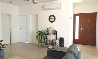 Casa en venta en San Ramón, Pilar del Este - 4 Ambientes