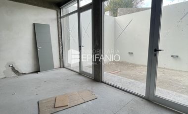 Venta - Local a estrenar en el Centro de General Roca - L016