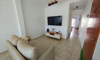 Departamento 2 ambientes en excelente estado con doble balcón - Villa Domunico