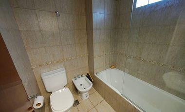 Departamento 2 ambientes en excelente estado con doble balcón - Villa Domunico