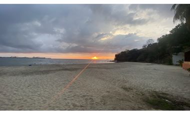 VENTA CASA DE PLAYA AMOBLADA FRENTE AL MAR CABO ANTIBES SANTA MARTA