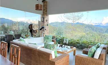 Venta finca El Retiro una cuadra, hermosa, posibilidad de caballerizas