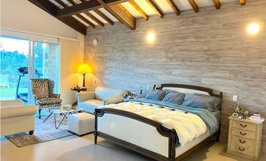 Venta finca El Retiro una cuadra, hermosa, posibilidad de caballerizas