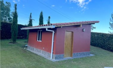 Venta finca El Retiro una cuadra, hermosa, posibilidad de caballerizas
