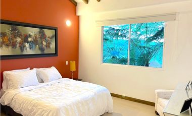Venta finca El Retiro una cuadra, hermosa, posibilidad de caballerizas