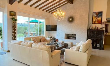 Venta finca El Retiro una cuadra, hermosa, posibilidad de caballerizas