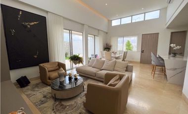 Espectacular Casa en Venta PUNTA ROCA