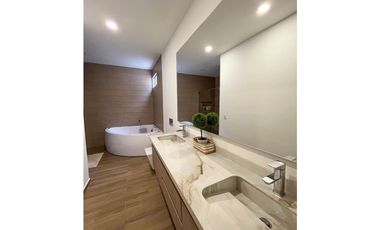 Espectacular Casa en Venta PUNTA ROCA