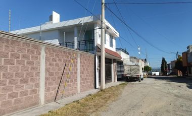 Casa en venta con tres recámaras y jardín en Loma Bonita, Tlaxcala