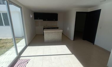 Casa en venta con tres recámaras y jardín en Loma Bonita, Tlaxcala