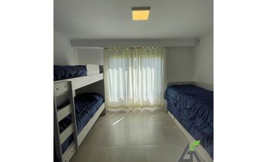 Casa MODERNA c/ Pileta Medano Verde