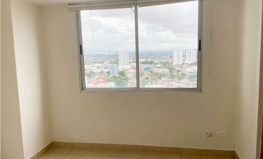SE VENDE APARTAMENTO PH PARQUE LEFEVRE SKY
