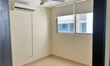 SE VENDE APARTAMENTO PH PARQUE LEFEVRE SKY