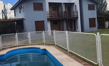 Alquiler temporario dúplex para 6 con pileta, Mina Clavero 00303
