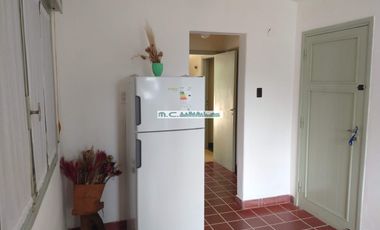 AT161. ICHO CRUZ. PINTORESCA CASA CON PILETA. EXCELENTE UBICACIÓN.