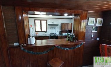 Hermoso y sólido chalet en venta en Sierra de los Padres.