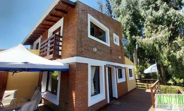 Hermoso y sólido chalet en venta en Sierra de los Padres.