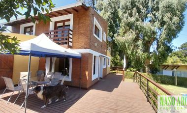 Hermoso y sólido chalet en venta en Sierra de los Padres.