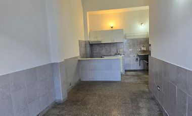 ALQUILER DE DEPARTAMENTO 2 AMBIENTES EN PLANTA BAJA - LUIS GUILLON