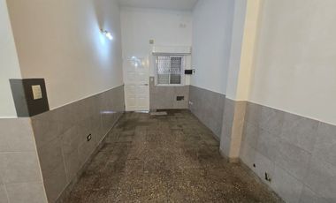 ALQUILER DE DEPARTAMENTO 2 AMBIENTES EN PLANTA BAJA - LUIS GUILLON