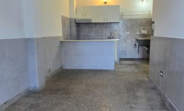 ALQUILER DE DEPARTAMENTO 2 AMBIENTES EN PLANTA BAJA - LUIS GUILLON