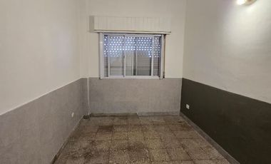 ALQUILER DE DEPARTAMENTO 2 AMBIENTES EN PLANTA BAJA - LUIS GUILLON