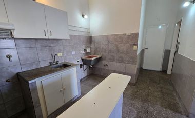 ALQUILER DE DEPARTAMENTO 2 AMBIENTES EN PLANTA BAJA - LUIS GUILLON