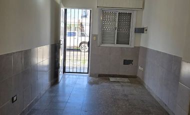 ALQUILER DE DEPARTAMENTO 2 AMBIENTES EN PLANTA BAJA - LUIS GUILLON