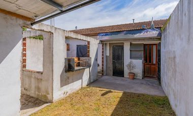 VENTA CASA 3 AMBIENTES EXCELENTE ESTADO ETCHEPARE